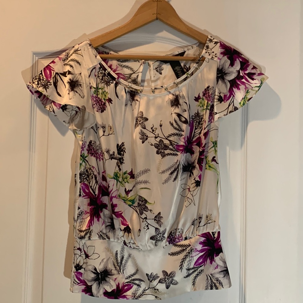 WHBM silk blouse sz XXS floral metallic bead embellishment. Flatters waistline
